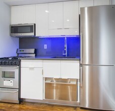 410 E 13th St in New York, NY - Building Photo - Building Photo
