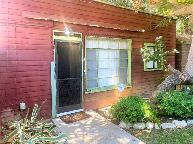 115 E 4th St in Ontario, CA - Building Photo - Building Photo