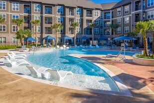 Orleans at Fannin Station in Houston, TX - Building Photo
