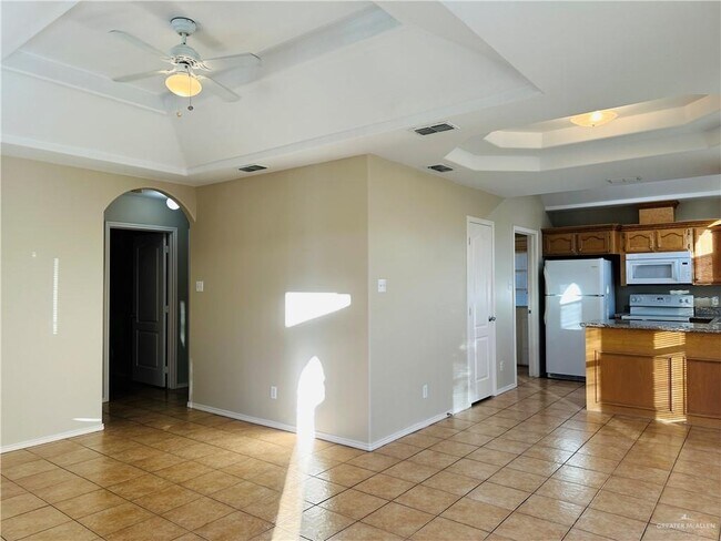 1913 W Western Dr-Unit -4 in Edinburg, TX - Foto de edificio - Building Photo