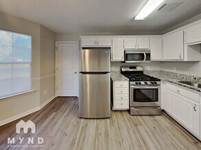 1288 N Hampton Dr in Hampton, GA - Building Photo - Building Photo