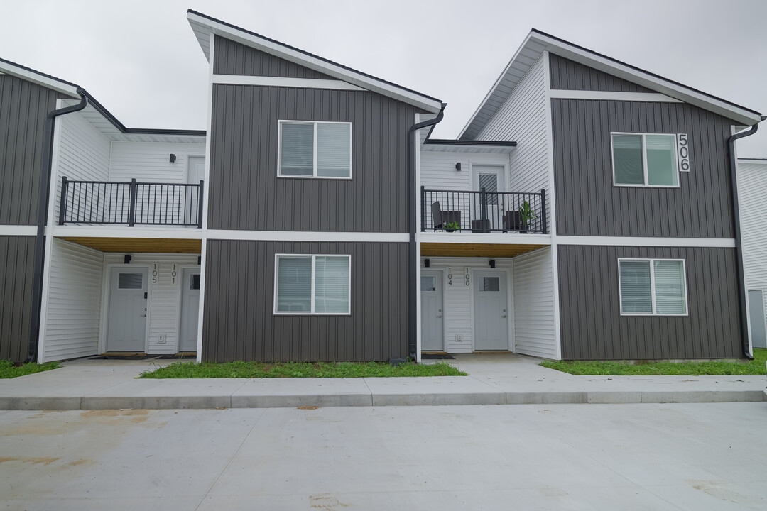 Nexus TownHomes in West Burlington, IA - Building Photo