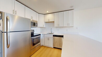 1507 Carol Ave in Burlingame, CA - Building Photo - Building Photo