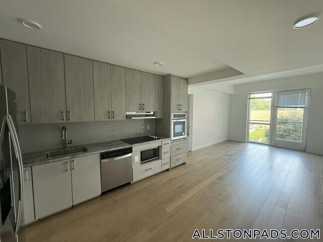 55 Brighton Ave, Unit 308