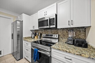 12196 Sag Harbor Ct in Wellington, FL - Foto de edificio - Building Photo