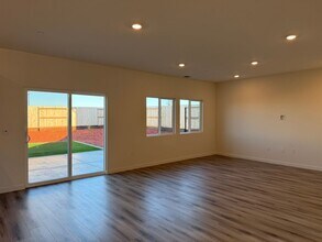 7016 Vail Rnch Rd in Roseville, CA - Building Photo - Building Photo