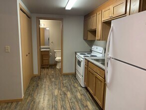 1409 E Sioux Ave, Unit 1411 Unit F in Pierre, SD - Building Photo - Building Photo