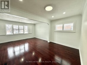 45 Kingsdown Dr in Toronto, ON - Building Photo - Building Photo