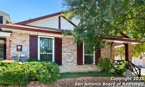5222 E Rolling Ridge Dr in San Antonio, TX - Building Photo