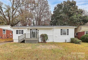 4132 Blenhein Rd in Charlotte, NC - Building Photo