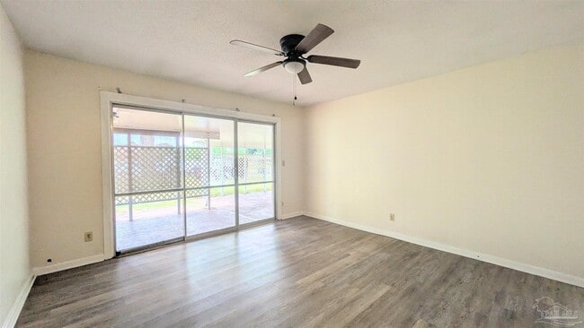 1025 Revere Dr in Pensacola, FL - Building Photo - Building Photo