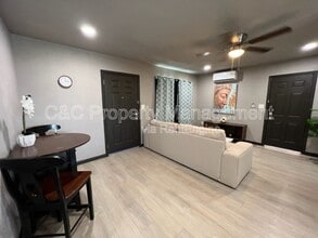 224 N Maple Ave in Fresno, CA - Building Photo - Building Photo