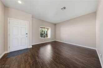 8061 Yellow Daisy Ave in Las Vegas, NV - Building Photo - Building Photo