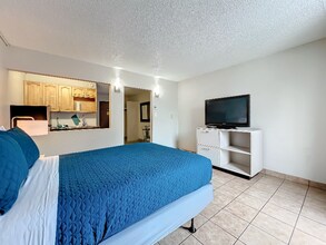 2295 Irlo Bronson Mem Hwy in Kissimmee, FL - Building Photo - Building Photo
