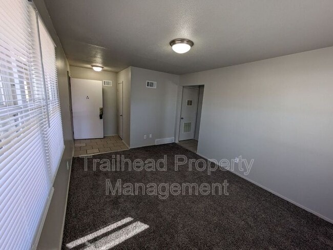 3327 S Oxford Ave in Independence, MO - Building Photo - Building Photo