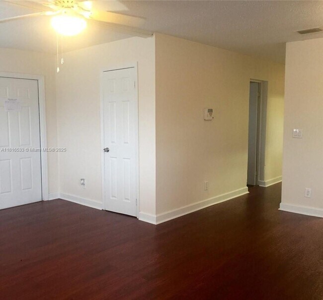 2941 NW 25th St in Fort Lauderdale, FL - Building Photo - Building Photo