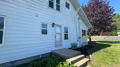 3220 Wayburn Ave SW, Unit 2 in Grandville, MI - Building Photo - Building Photo