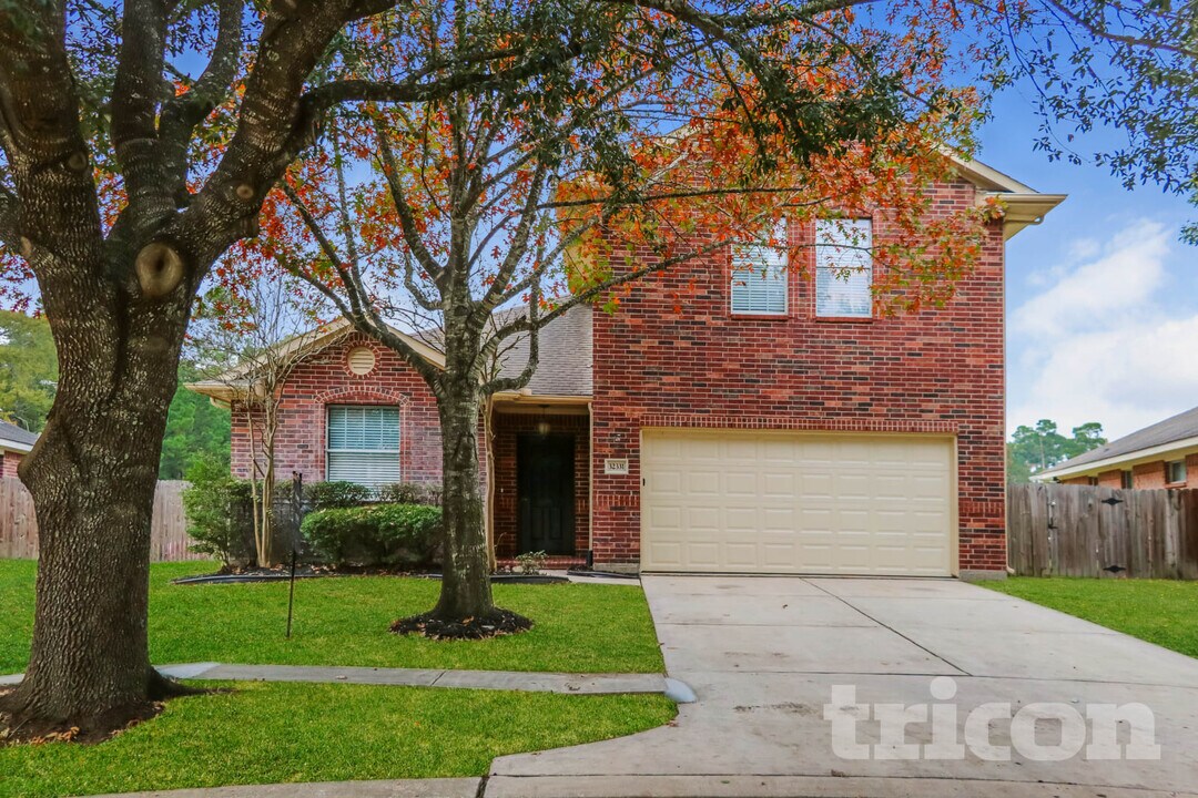 32331 Hunter Park Ct in Conroe, TX - Building Photo