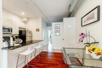 312 Market St, Unit Apt. C in Philadelphia, PA - Foto de edificio - Building Photo