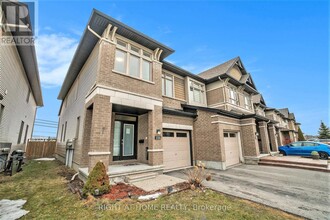 118 Mattingly Way in Ottawa, ON - Building Photo - Building Photo