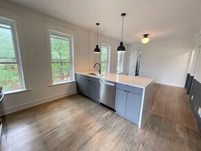 2159 W Huron St, Unit 3R in Chicago, IL - Foto de edificio - Building Photo