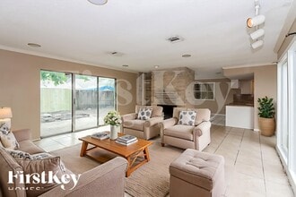 7431 Navidad Rd, Unit N01 in Houston, TX - Building Photo - Building Photo