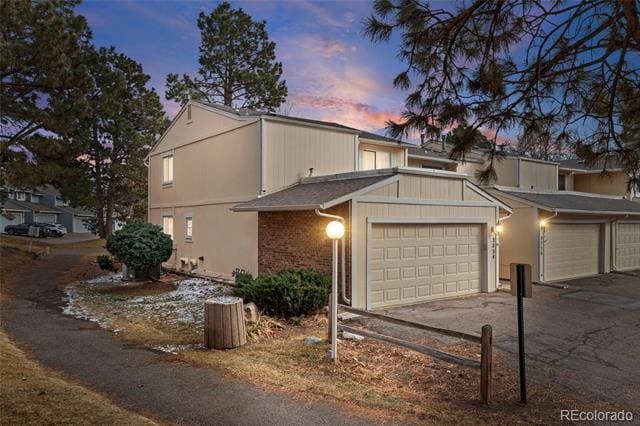 property at 2754 S Kenton Ct