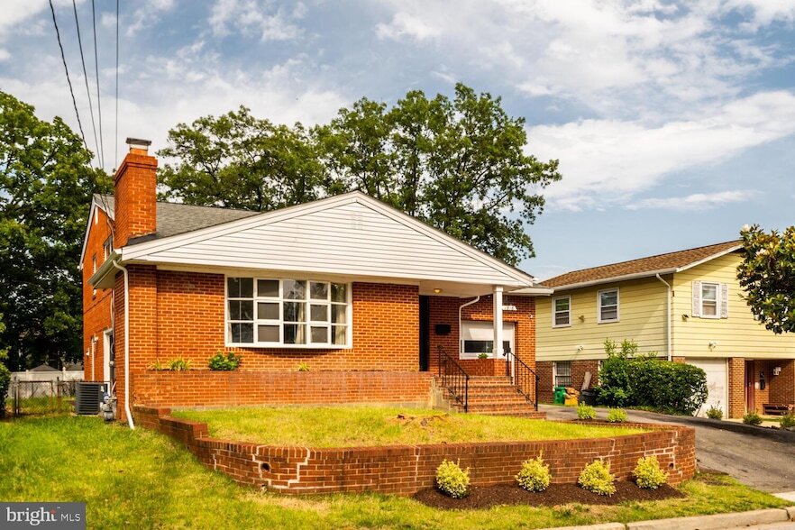 1916 Porter Ave in Hillcrest Heights, MD - Building Photo
