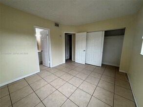 7311 NW 37th St in Hollywood, FL - Building Photo - Building Photo