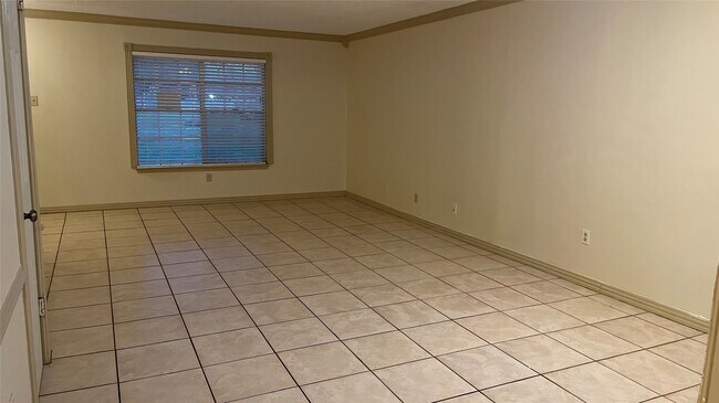 7600 Burgoyne Rd in Houston, TX - Building Photo - Building Photo