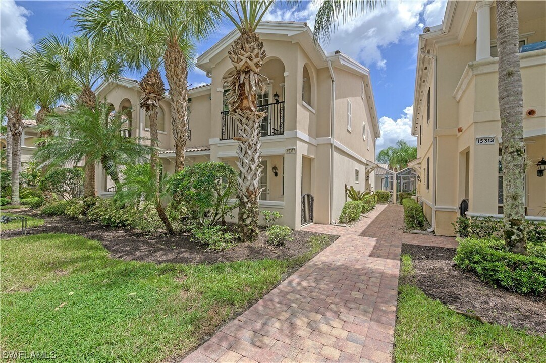 15317 Laughing Gull Ln in Bonita Springs, FL - Building Photo