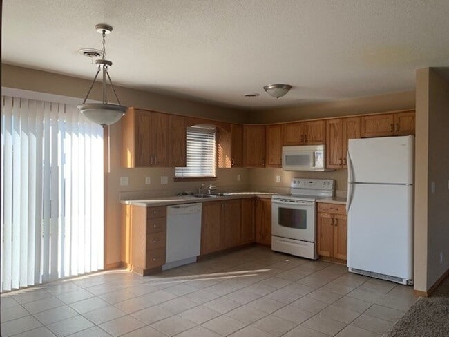 3001 Brookville Dr in Manhattan, KS - Building Photo - Building Photo