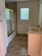 566 Cliff Rd-Unit -C in Sewaren, NJ - Building Photo - Building Photo