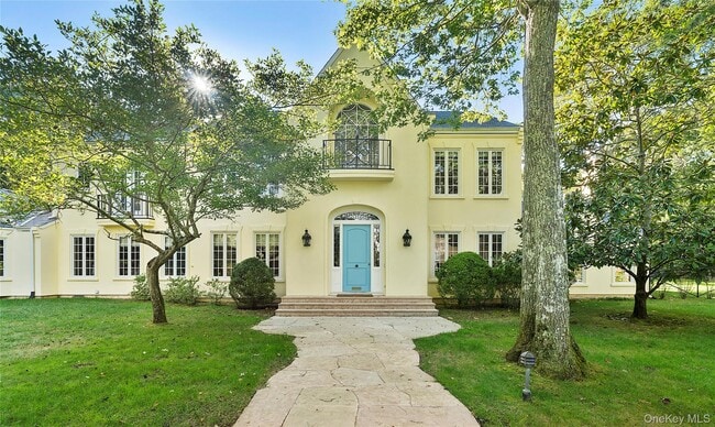 4 Oakland Ln in East Quogue, NY - Building Photo - Building Photo