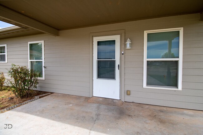 33 Grant Gill Ln in Wichita Falls, TX - Building Photo - Building Photo