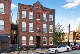 906 Barton St in St. Louis, MO - Building Photo - Building Photo