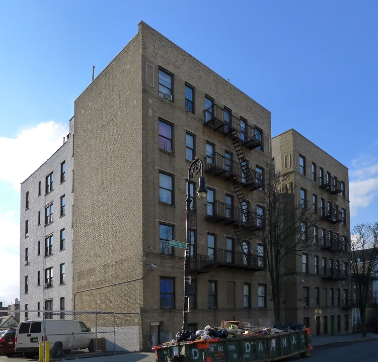 3050 Bainbridge Ave in Bronx, NY - Building Photo