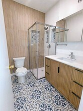 2112 Ashby Ave, Unit 2 in Berkeley, CA - Foto de edificio - Building Photo
