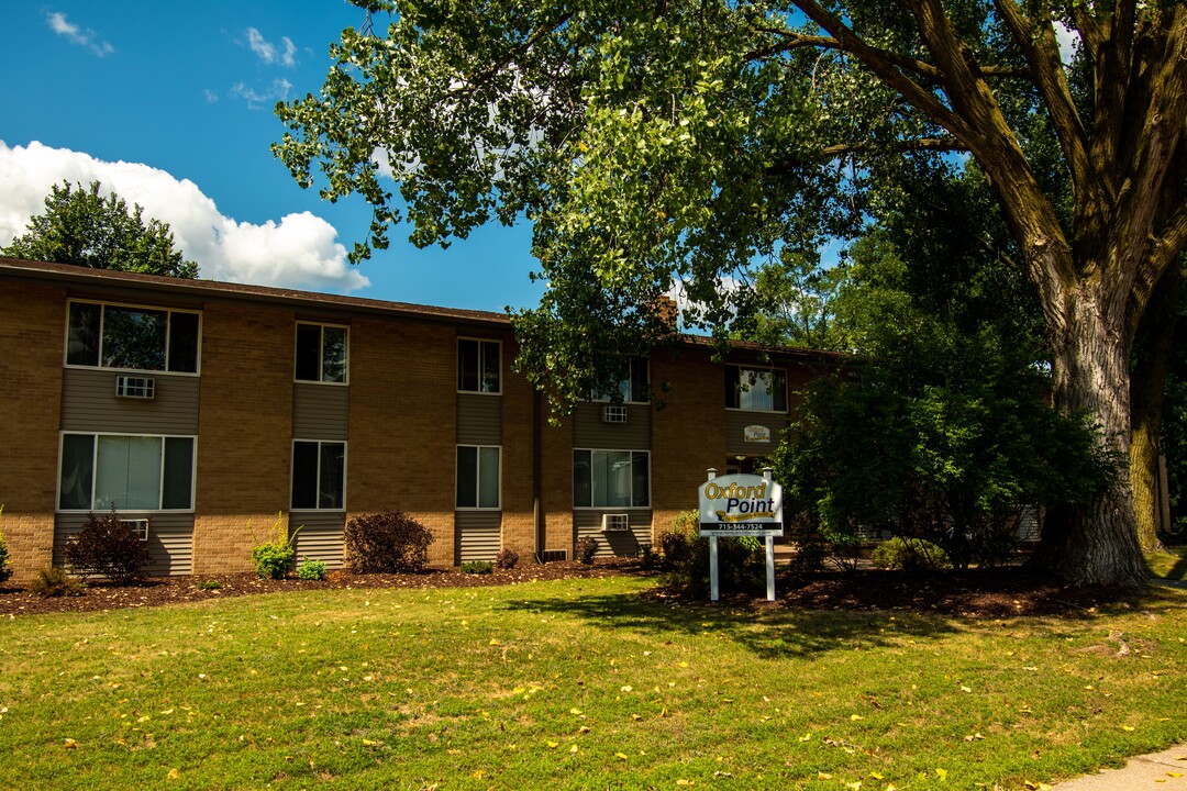 Oxford Point Apartments in Stevens Point, WI - Foto de edificio