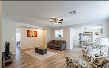 13502 W Young St in Surprise, AZ - Foto de edificio - Building Photo