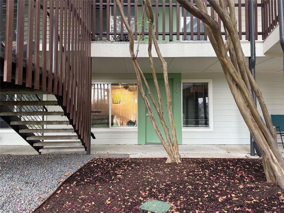 2200 Dickson Dr in Austin, TX - Building Photo