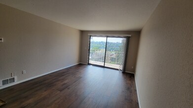 2625 13th Ave W in Seattle, WA - Building Photo - Building Photo