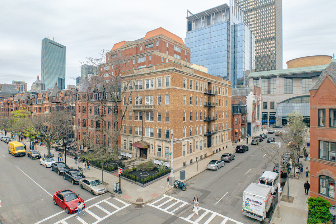 282 Newbury St in Boston, MA - Building Photo