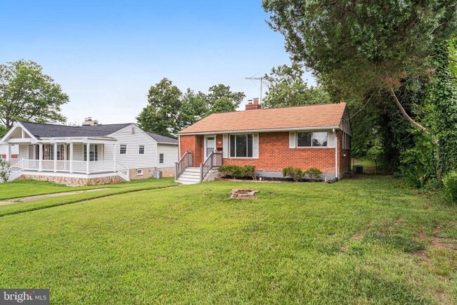146 S French St in Alexandria, VA - Building Photo - Building Photo