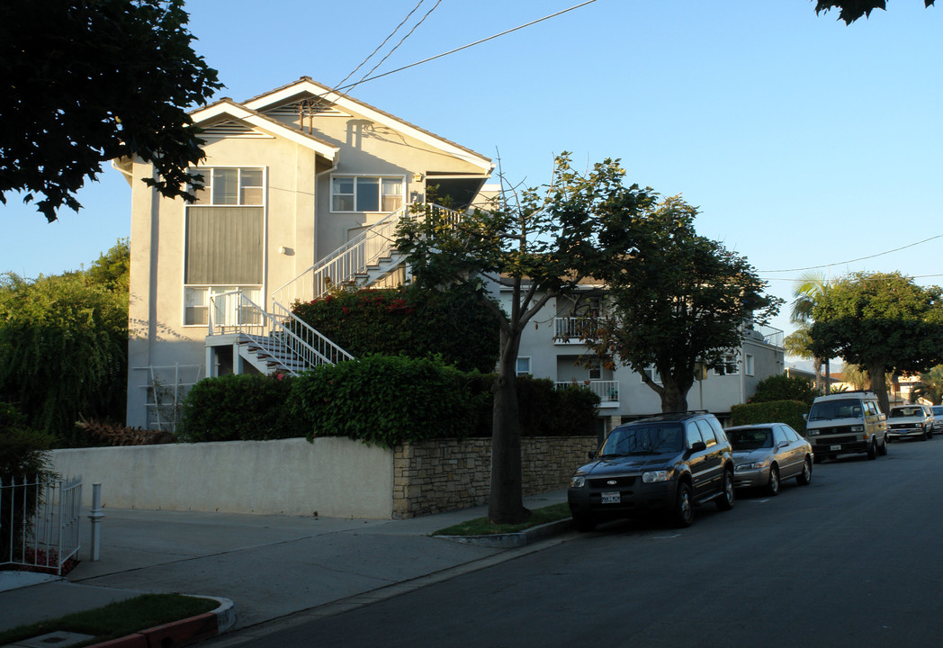 Santa Barbara Shores in Santa Barbara, CA - Building Photo