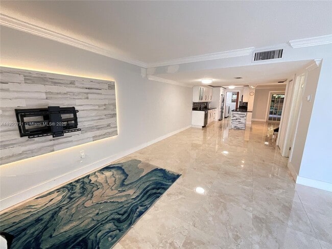 property at 936 W 79th Pl