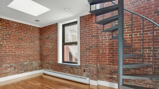 124 Ridge St in New York, NY - Building Photo - Building Photo