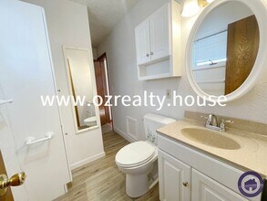 215 E Reed Ave in Bowling Green, OH - Building Photo - Building Photo