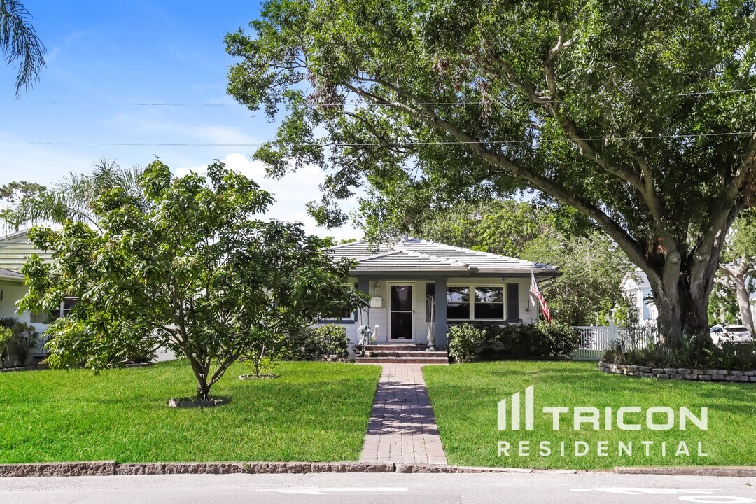 1146 30th Ave N in St. Petersburg, FL - Building Photo