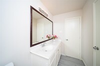 12934 Kingston Point Ln photo'